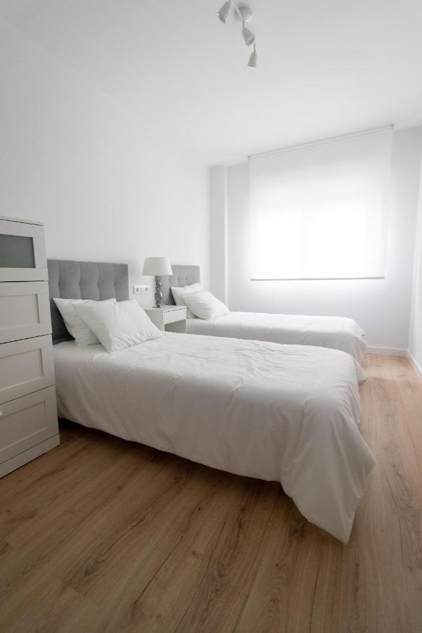 Lujoso Apartamento Entre 2 Playas Con Garaje, Wifi Gijón Eksteriør billede
